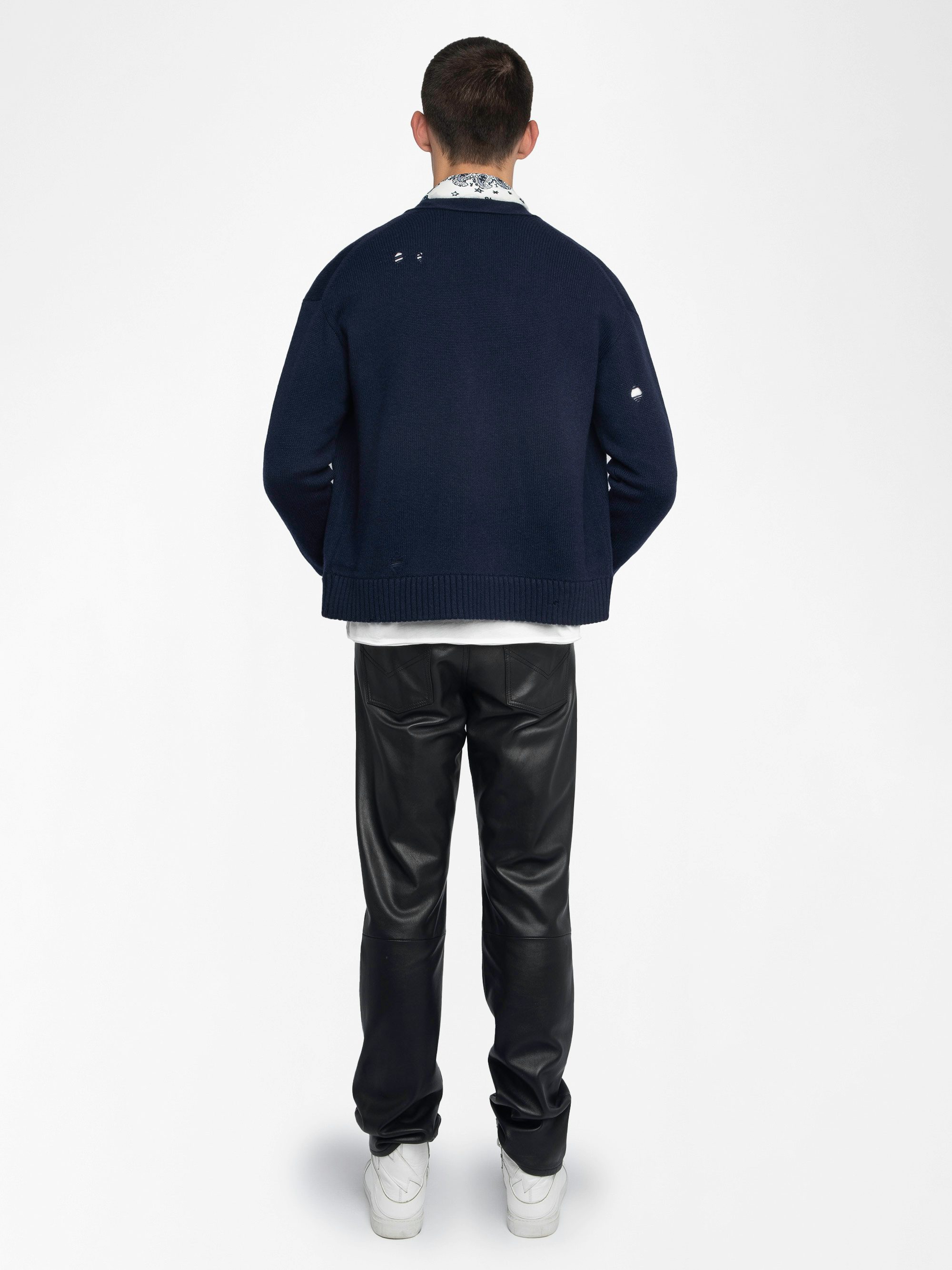 Mirko Cardigan - V-neck buttoned cardigan with distressed effect.